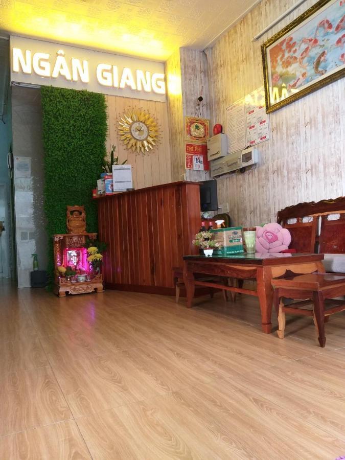 Ngan Giang Guesthouse Дуонг-Донг Экстерьер фото