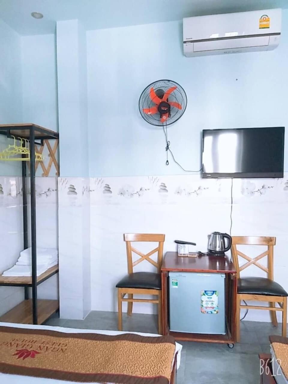 Ngan Giang Guesthouse Дуонг-Донг Экстерьер фото