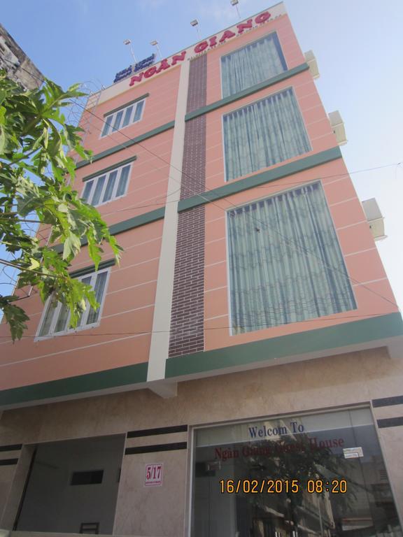 Ngan Giang Guesthouse Дуонг-Донг Экстерьер фото
