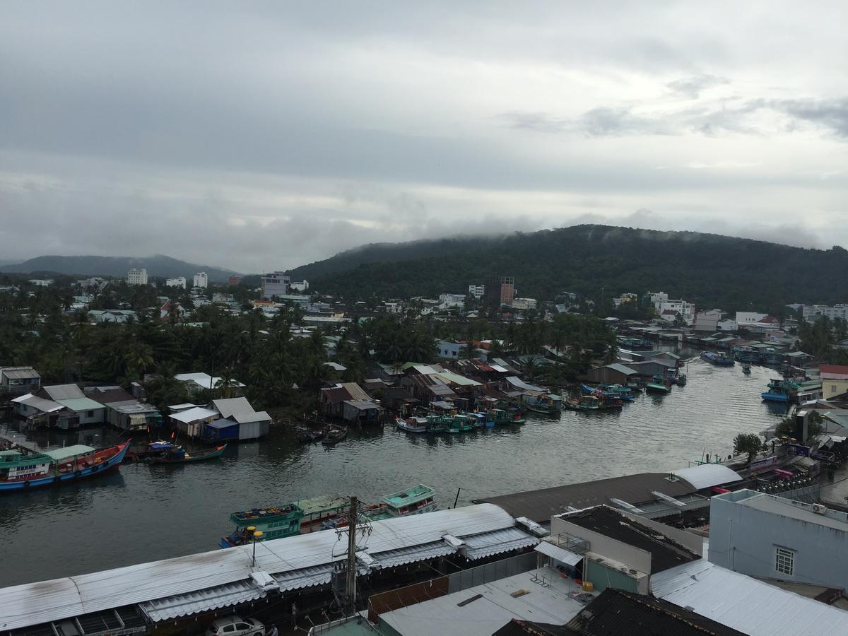 Ngan Giang Guesthouse Дуонг-Донг Экстерьер фото