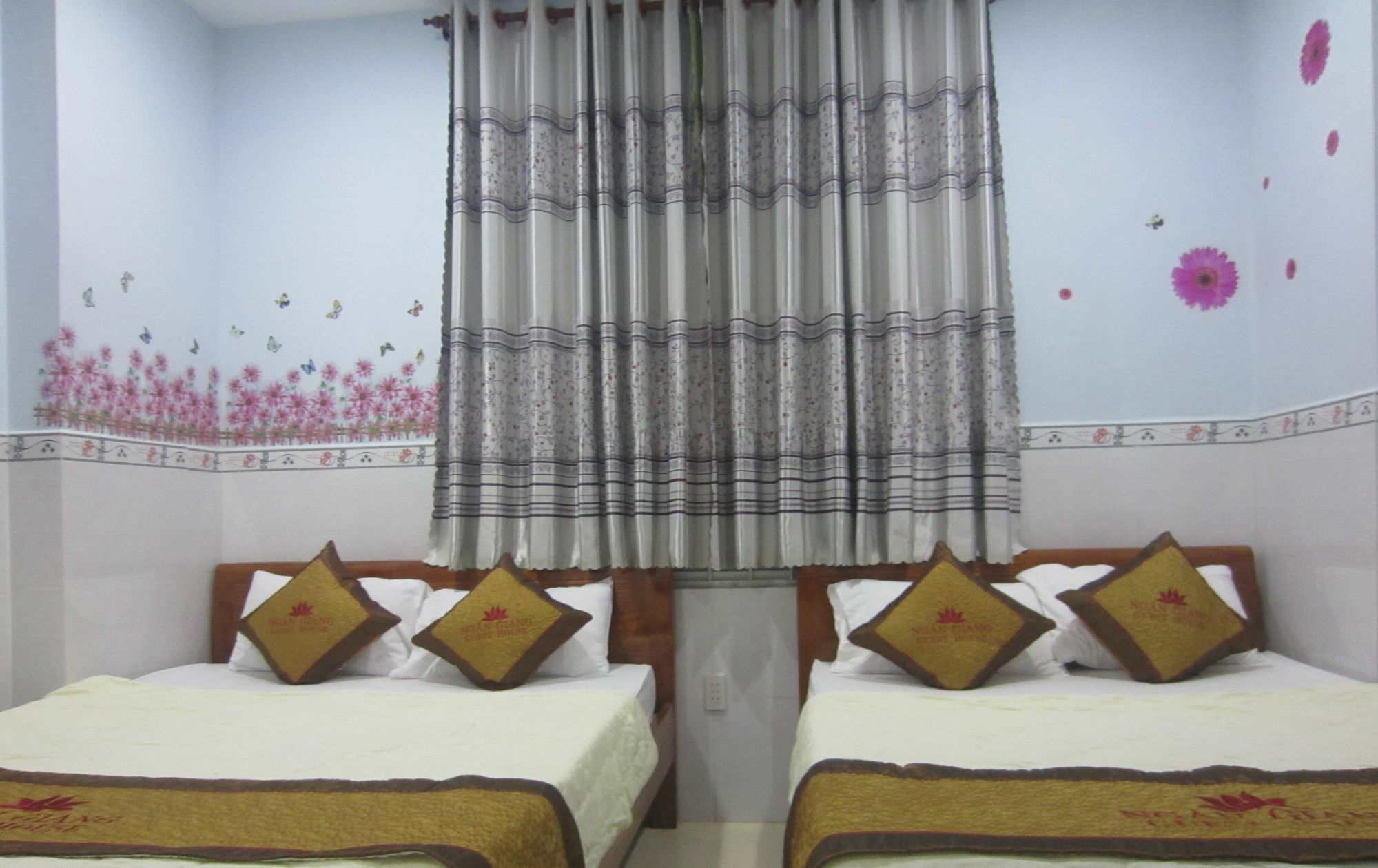 Ngan Giang Guesthouse Дуонг-Донг Экстерьер фото